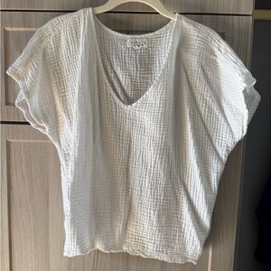 Velvet Women's White Textured Short Sleeve Top